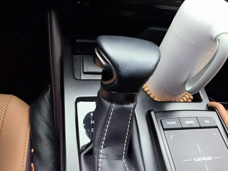 Lexus ES 2020 200 Excellence фото 16