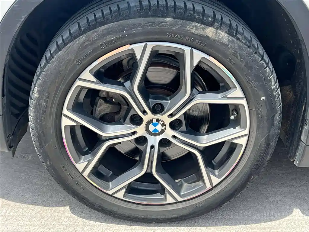 BMW X1 2022 sDrive20Li Fashion фото 4