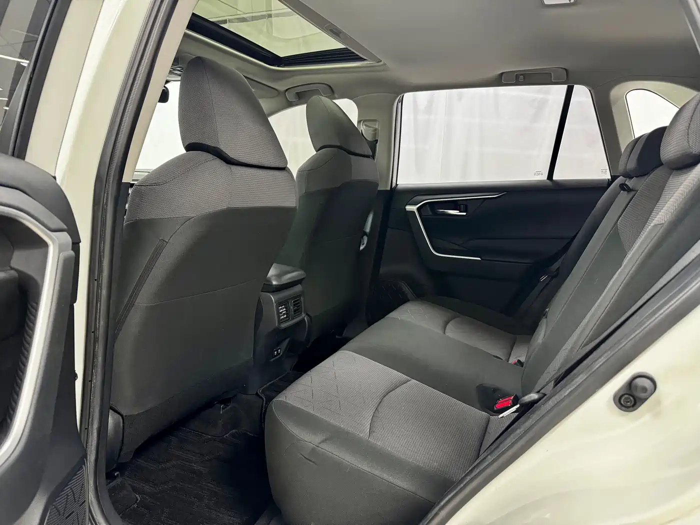 Toyota RAV4 Rongfang 2020 2.0L CVT 2WD Trend Edition фото 6
