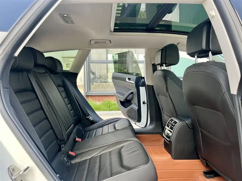 Volkswagen FAW-Volkswagen CC 2023 Shooting Brake 380TSI Hunter's Heart Edition фото 10