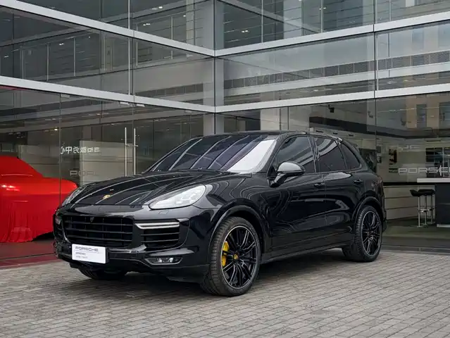 PORSCHE CAYENNE