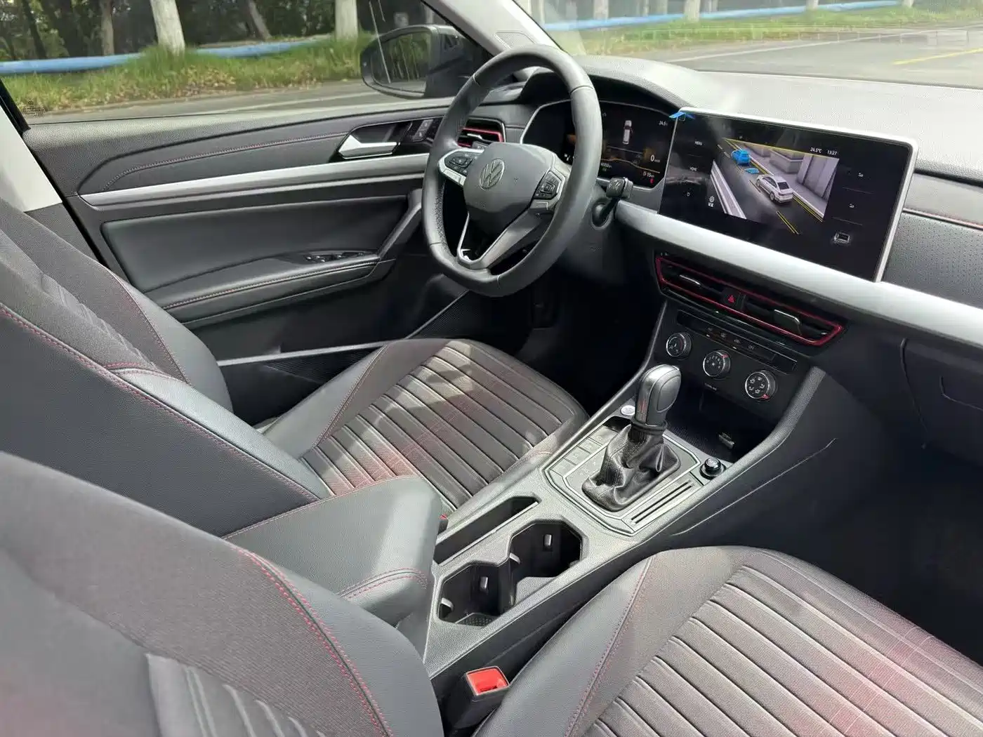 Volkswagen Lavida 2023 300TSI DSG Starlight Full Comfort Edition фото 6