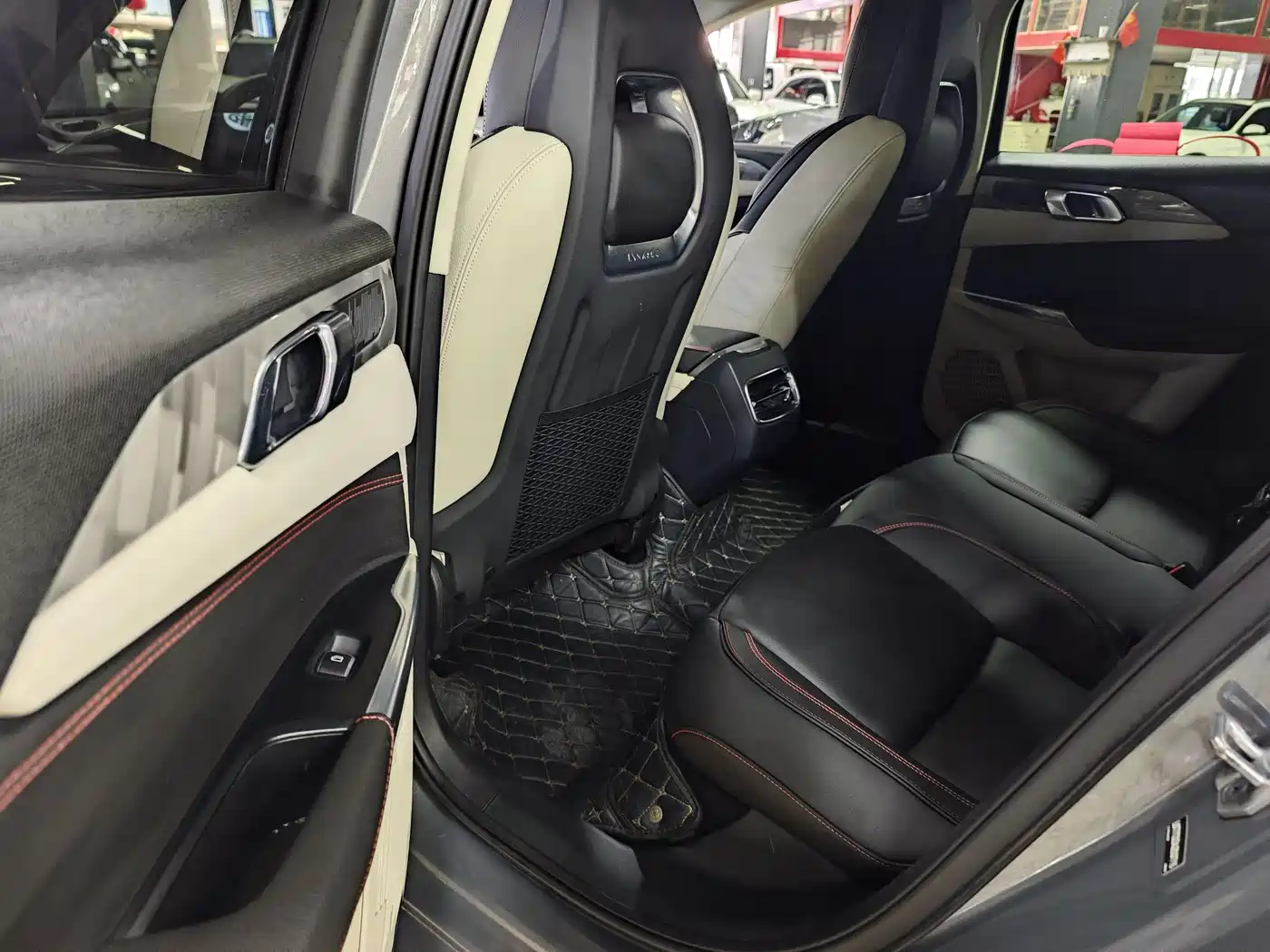 Lynk & Co 02 2018 Model 1.5T DCT 2WD Yao Pro Edition China V фото 10