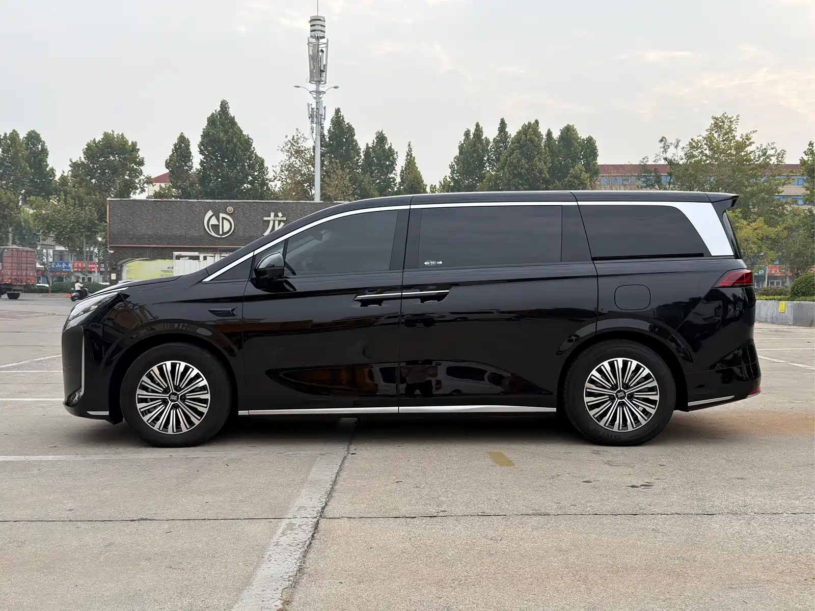 Photo 3 - BYD Xia