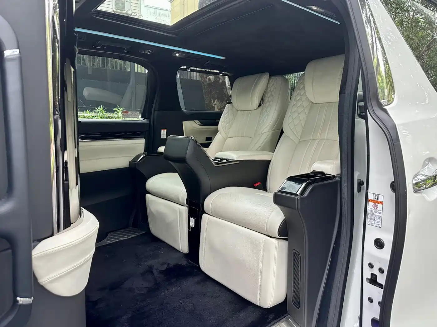 Toyota Alphard 2018 Facelift 3.5L Premium Edition фото 8