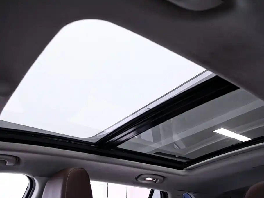 Photo 11 - Buick Envision Plus