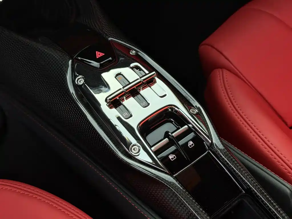 Ferrari SF90 2024 2020 3.9T V8 Stradale
