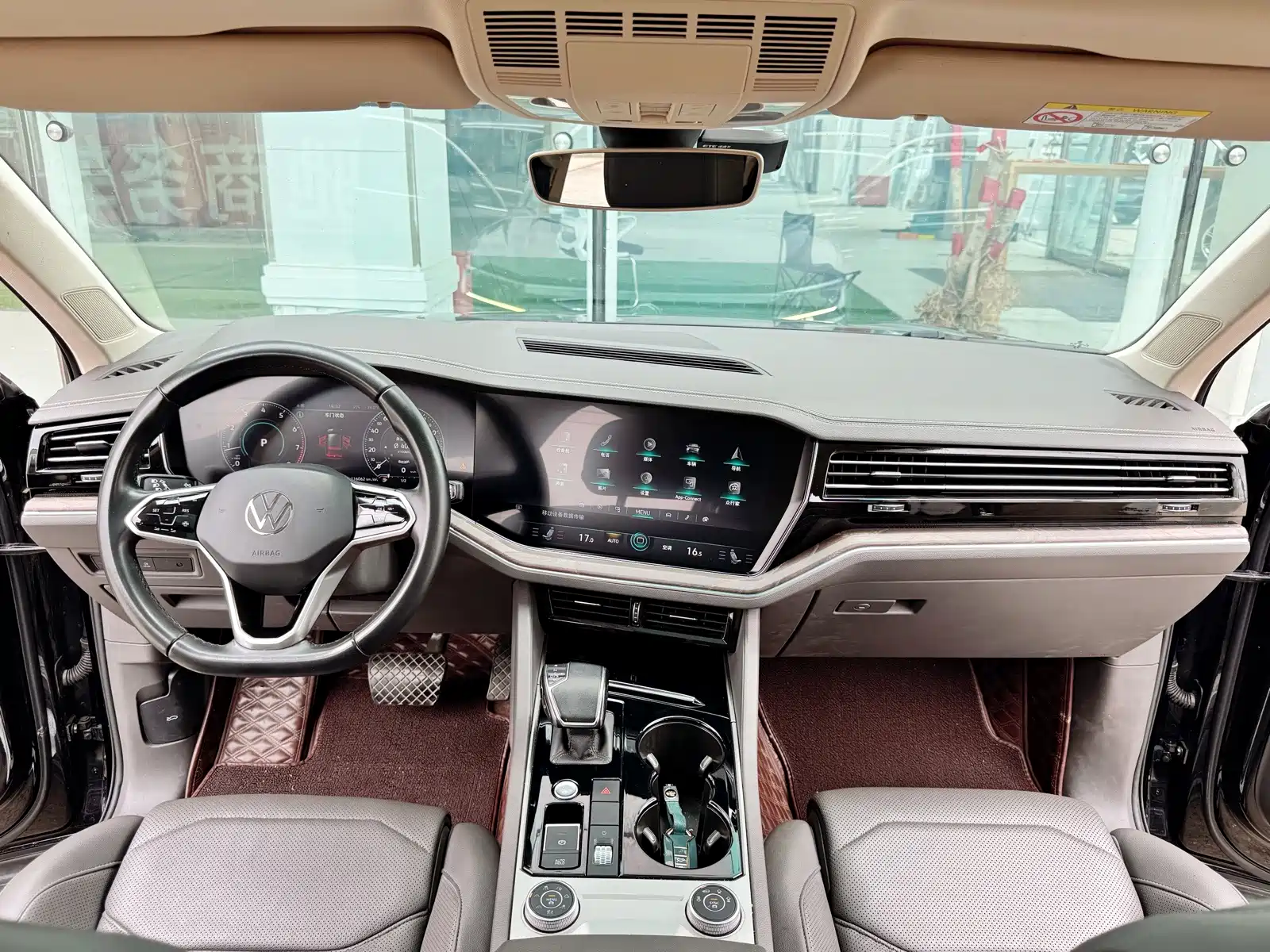 Фото 12 - Volkswagen Touareg