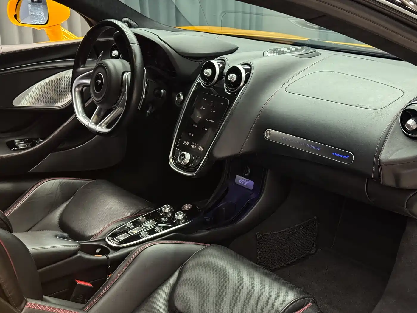MCLAREN GT