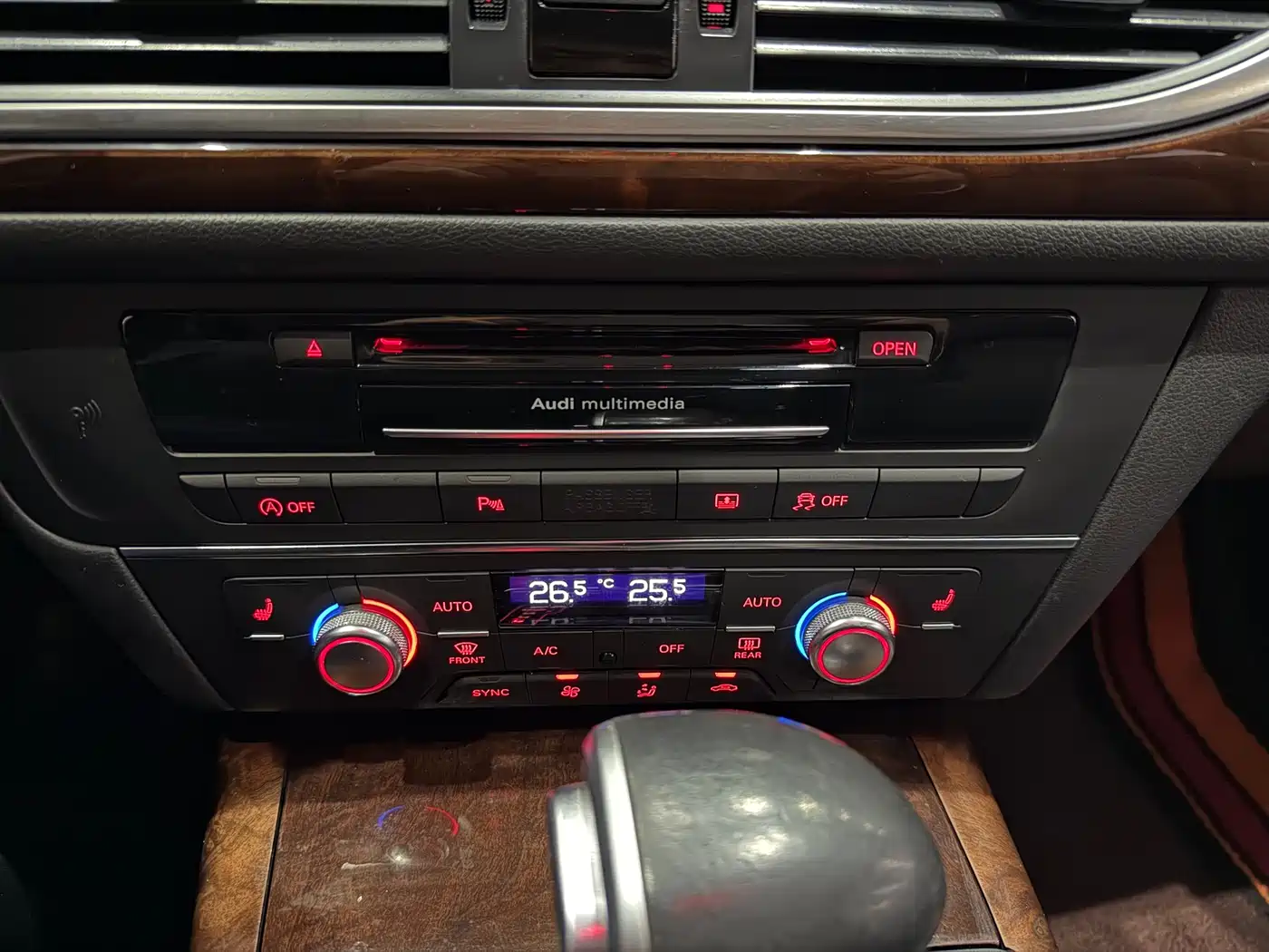 Audi A6L 2014 30 FSI Comfort фото 10