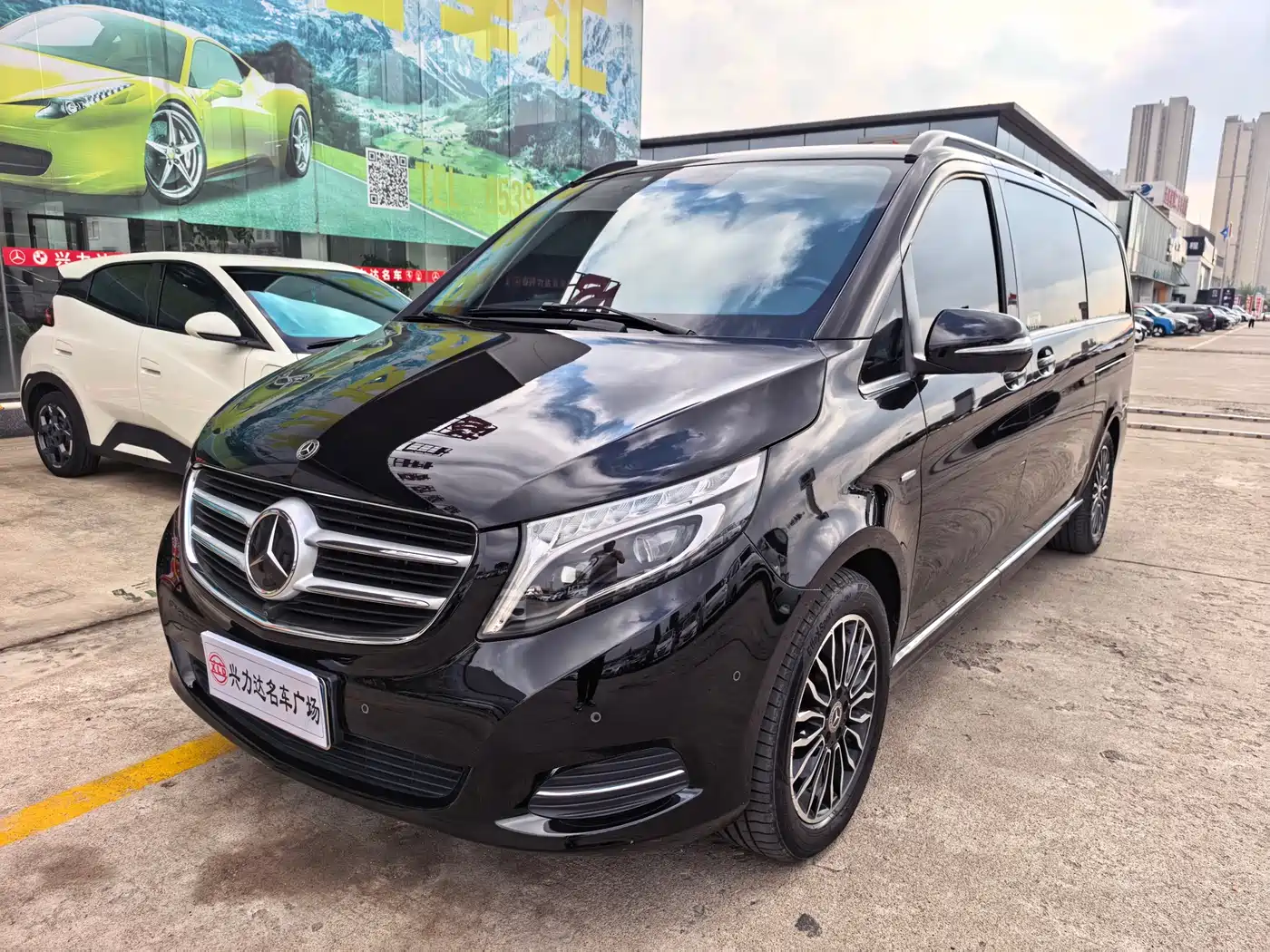 Mercedes-Benz V-Class 2018 V 260 L Premium Long Wheelbase Edition China VI