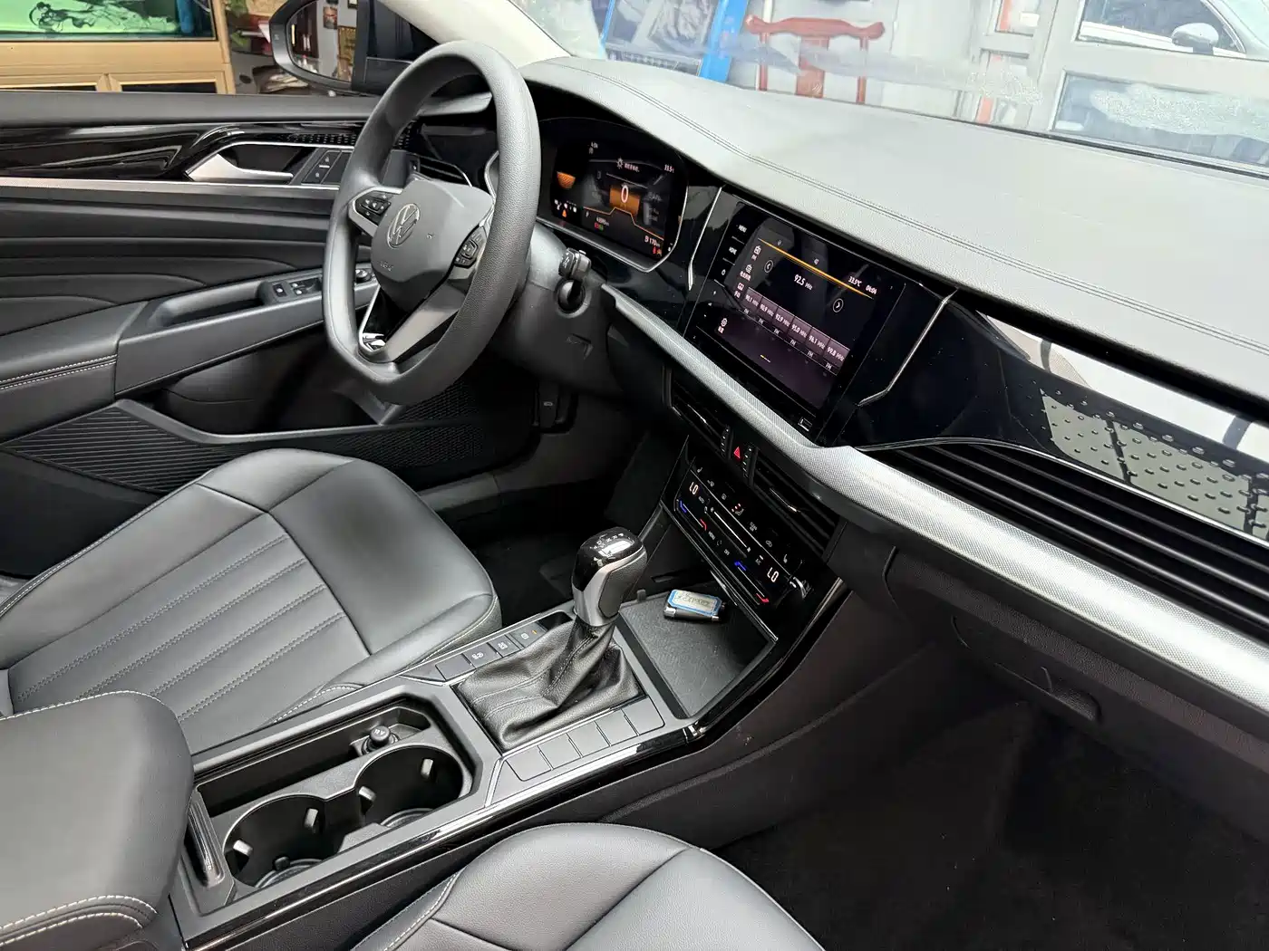 Фото 12 - Volkswagen Passat