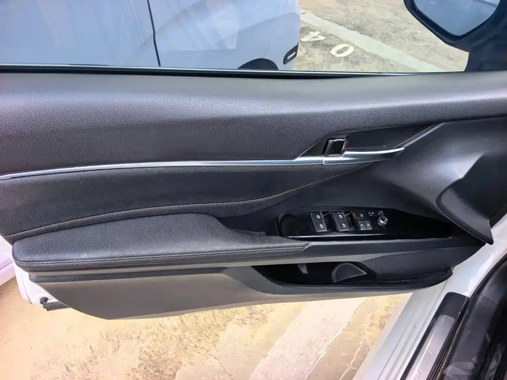 Фото 7 - Toyota Camry