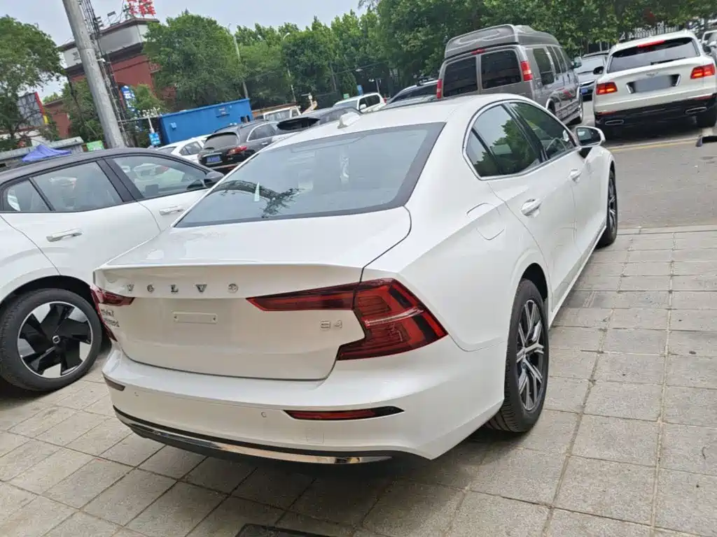 2025 Volvo S60