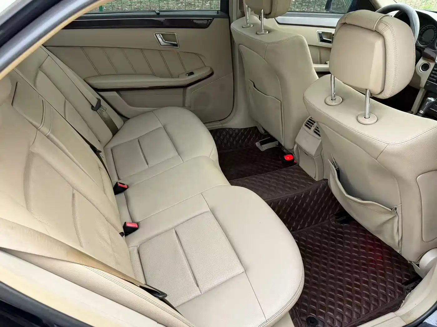 Mercedes-Benz E-Class 2011 E 200 L CGI Elegance фото 11