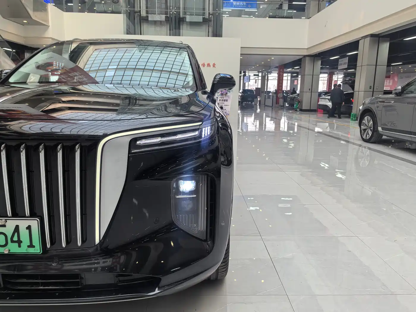 Hongqi E-HS9 2022 690km Qi Xiang Edition (6-seater) фото 10