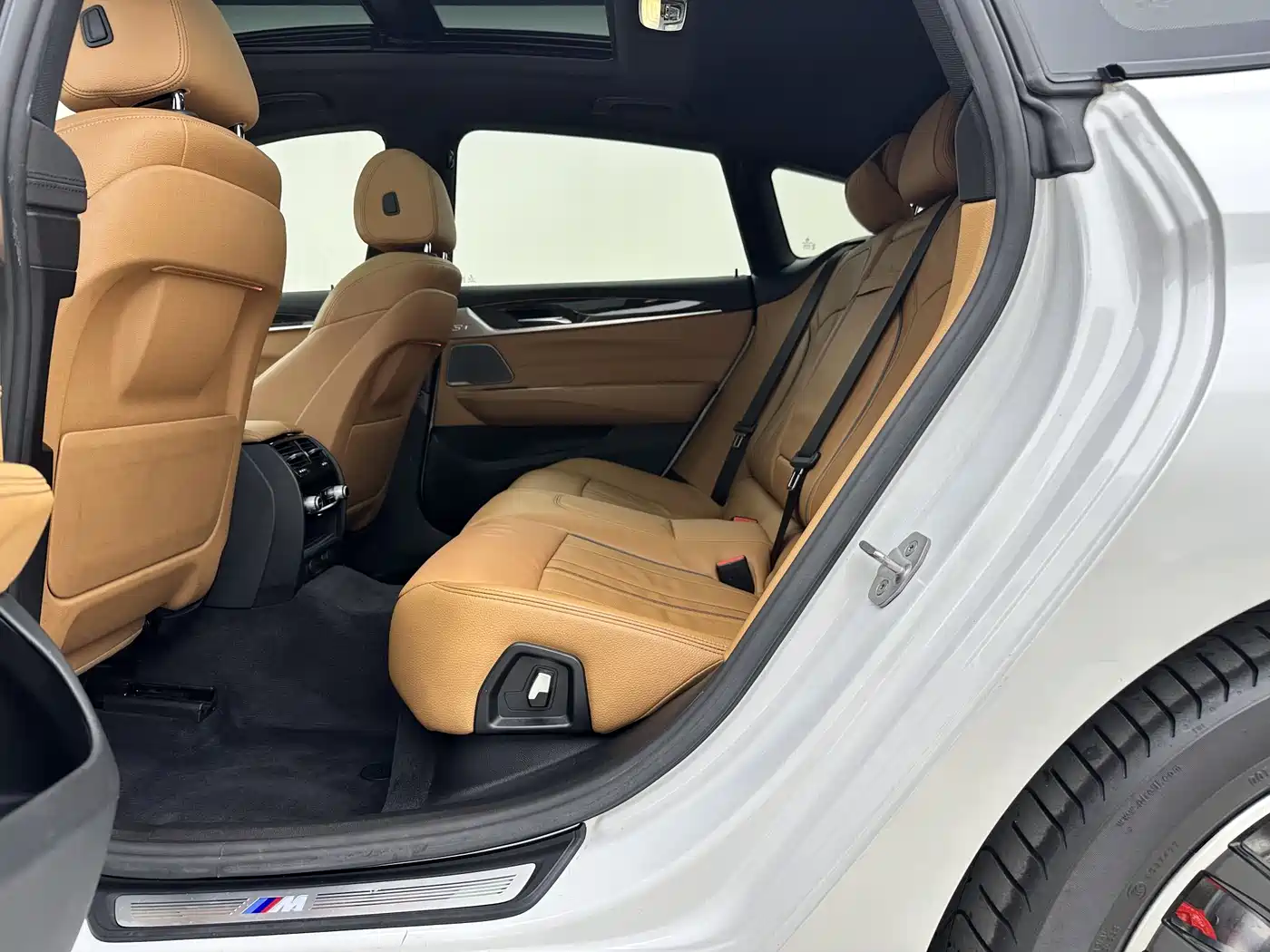 BMW 6 Series GT 2019 630i M Sport Package фото 11