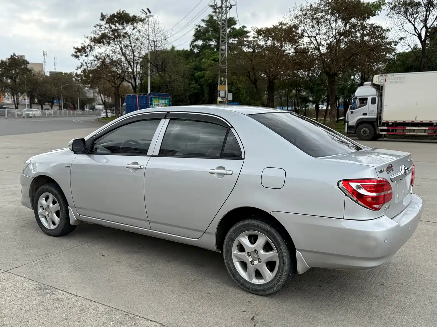 Toyota Corolla 2013 1.6L Automatic Luxury фото 7