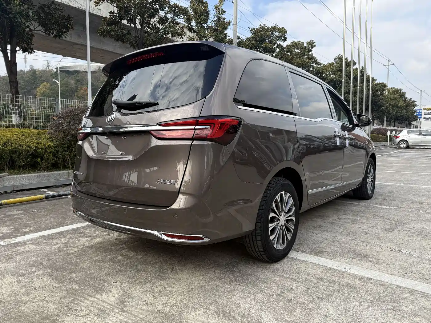 Buick GL8 2021 Land Business Class 652T Luxury фото 7
