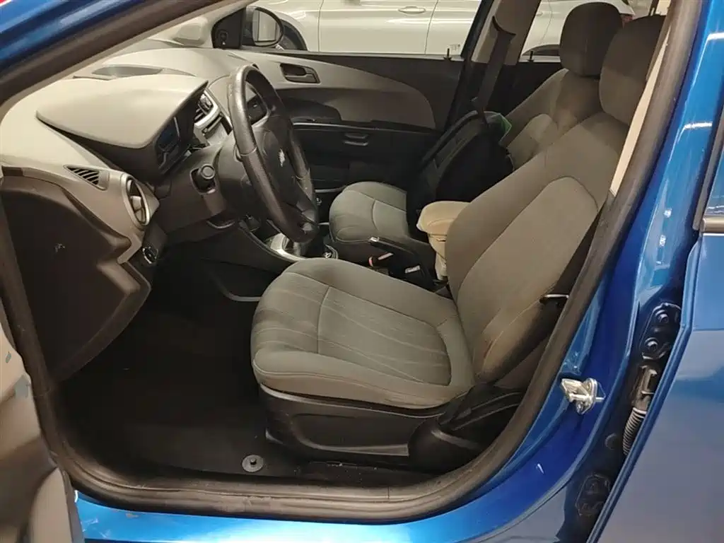 Chevrolet Aveo 2014 Sedan 1.4SL MT Comfort Edition фото 15