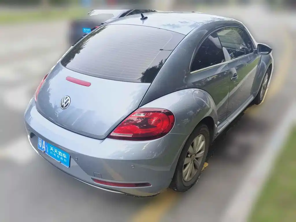 Фото 2 - Volkswagen Beetle