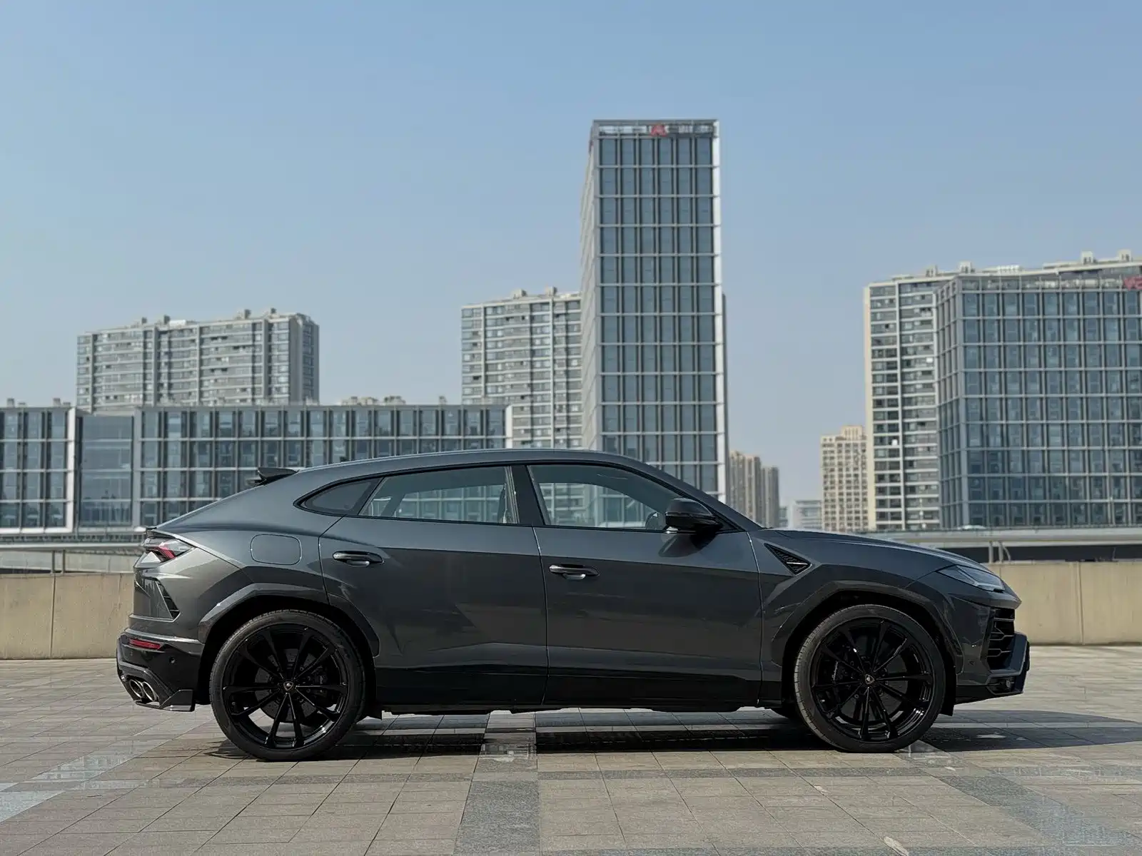 Фото 4 - Lamborghini Urus