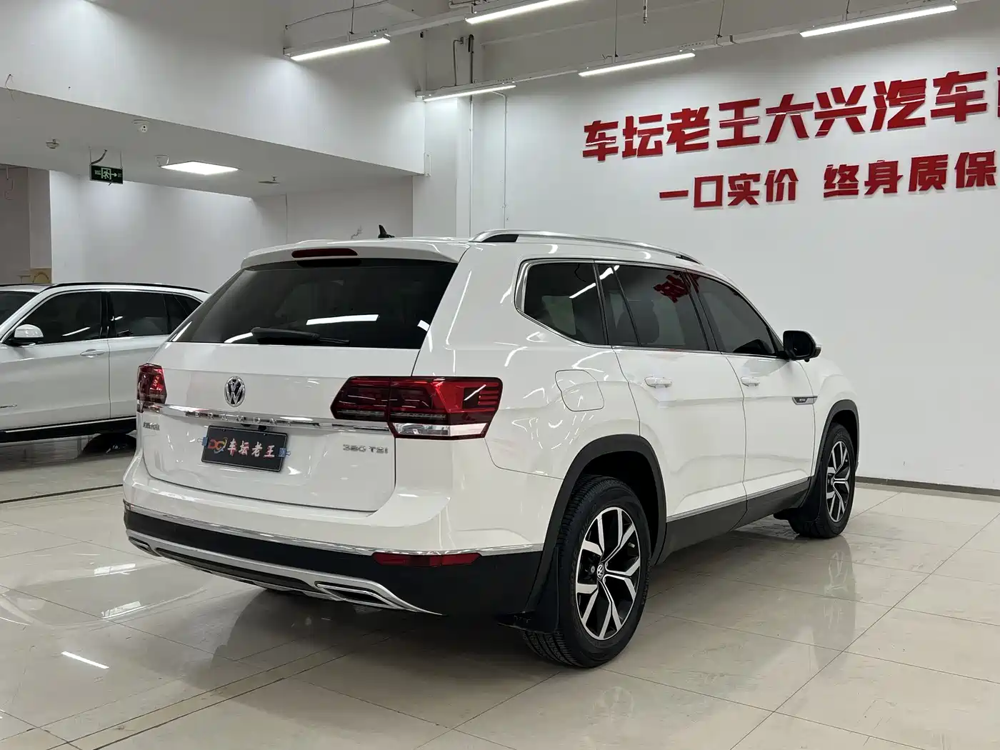 Volkswagen Teramont 2019 380TSI 4WD Luxury Edition China VI фото 4