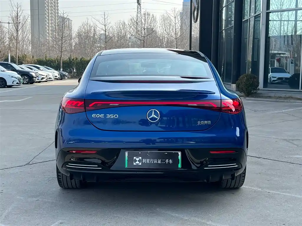 MERCEDES-BENZ EQE