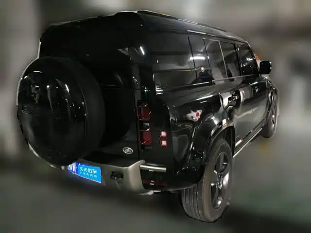 Land Rover Defender 2024 110 3.0T P400 X-DYNAMIC HSE — фото 2