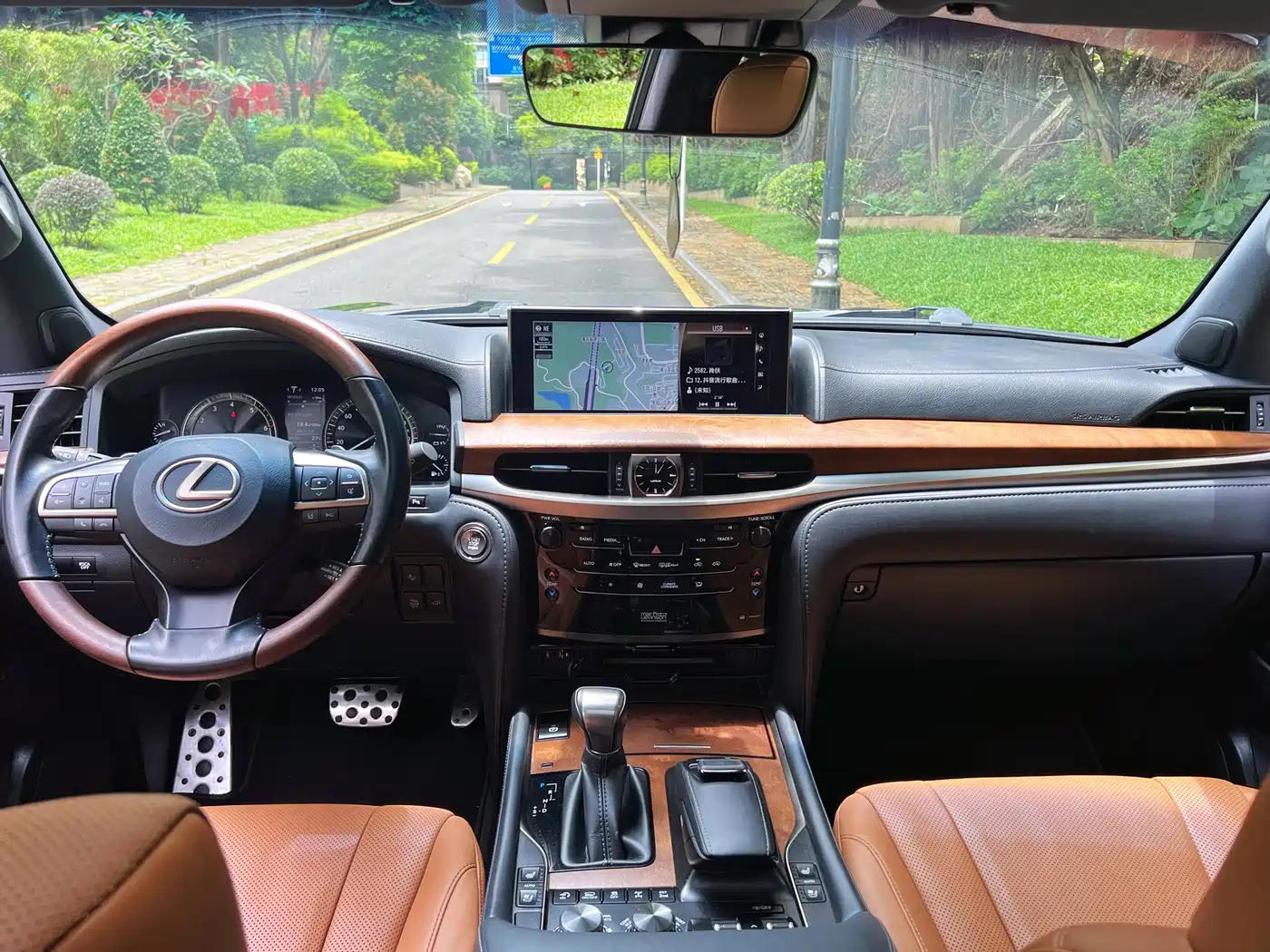Lexus LX 2022