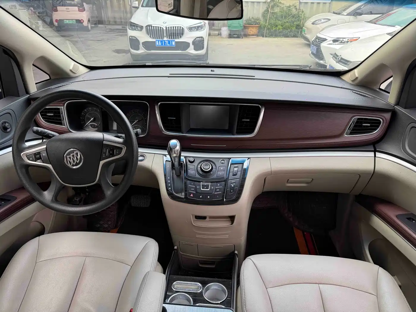 Фото 4 - Buick GL8