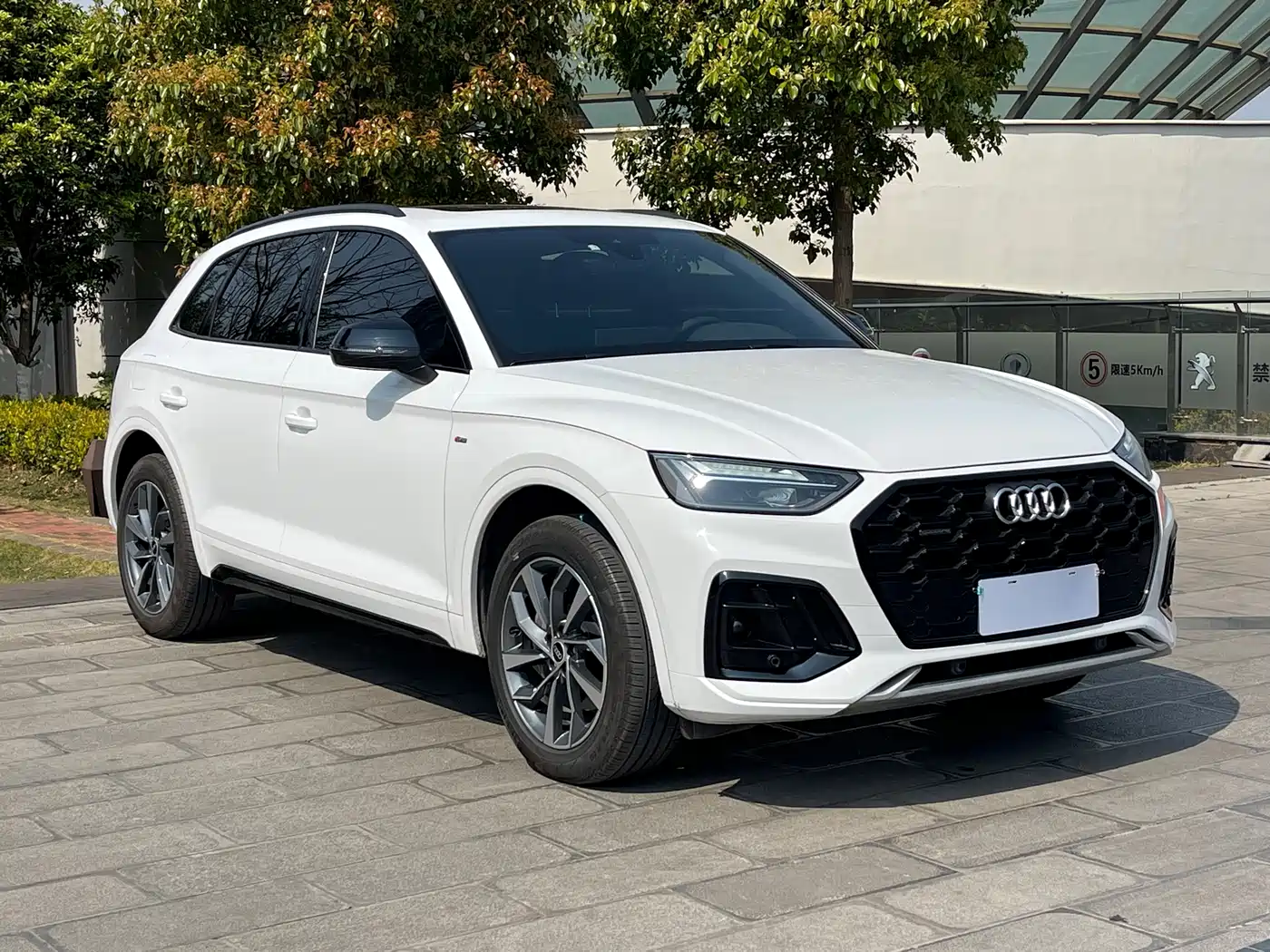 Audi Q5L 2023 40T Luxury Dynamic фото 3