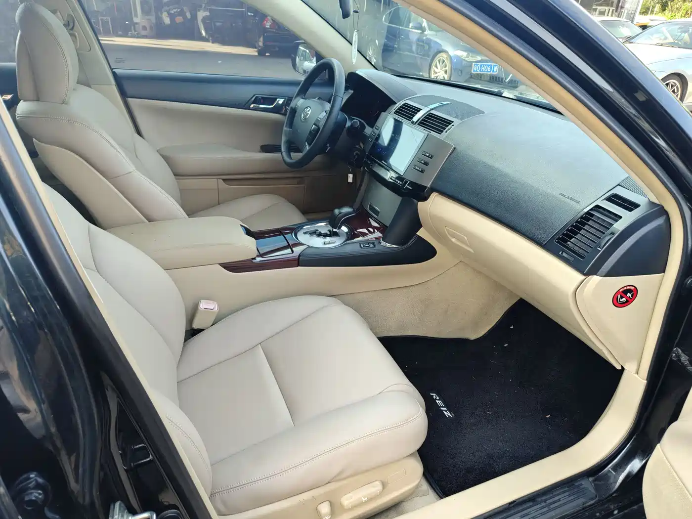 Toyota Reiz 2008 2.5S Special Navigation Edition фото 37