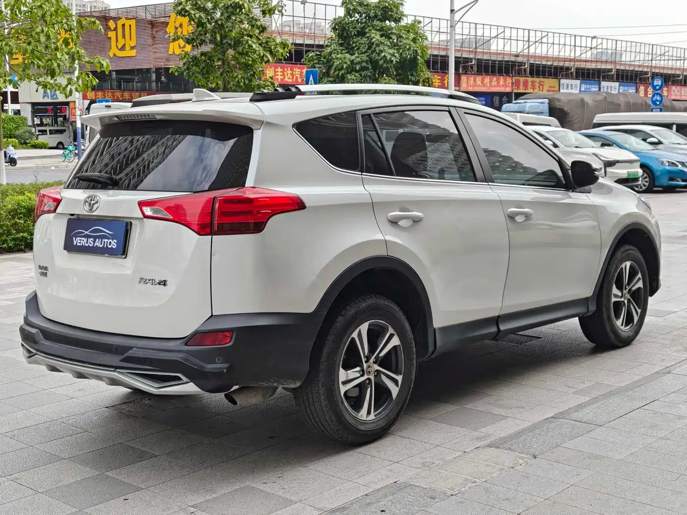 Toyota RAV4 Rongfang 2015 2.0L CVT 2WD Trend Edition фото 3