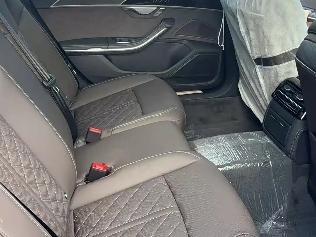 Audi A8 2025 A8L 50 TFSI quattro Exclusive Selection фото 5