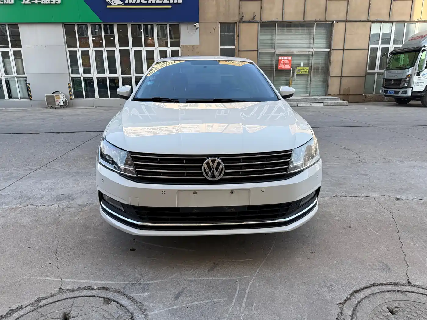 Volkswagen Lavida 2017 1.6L Manual Comfort Edition фото 2
