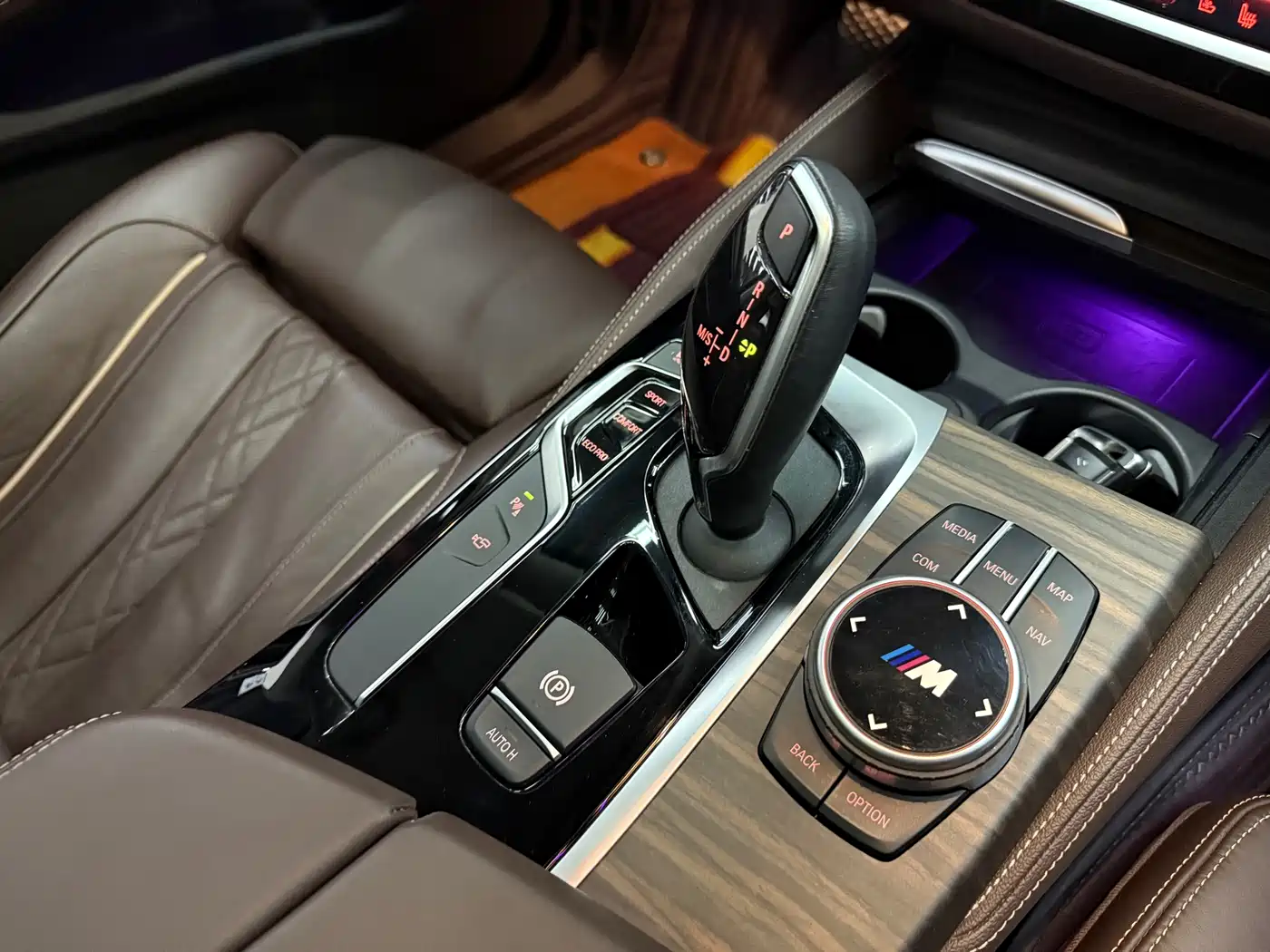 BMW 5 Series 2020 530Li Premium Luxury Package фото 21