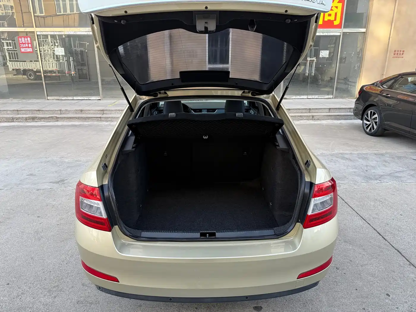 Škoda Octavia 2015 1.6L Manual逸俊版 фото 11