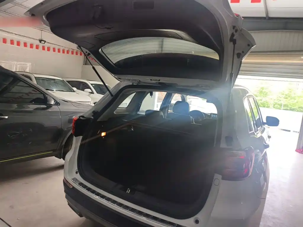 Фото 19 - Changan CS75