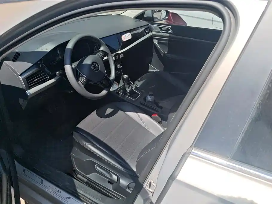 Volkswagen Lavida 2021 1.5L Auto Comfort Edition фото 9