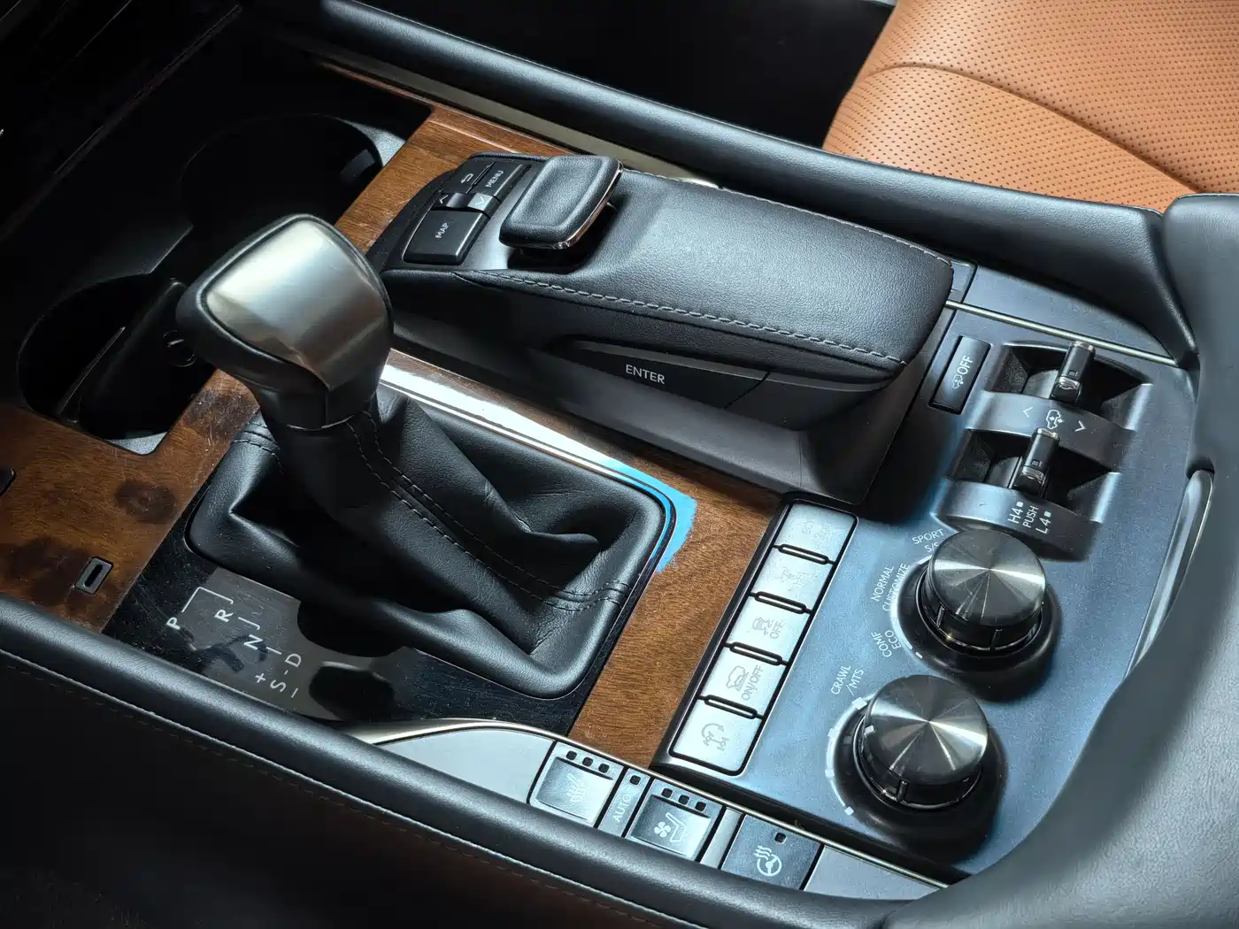 Lexus LX 2017 570 Dynamic Luxury фото 8