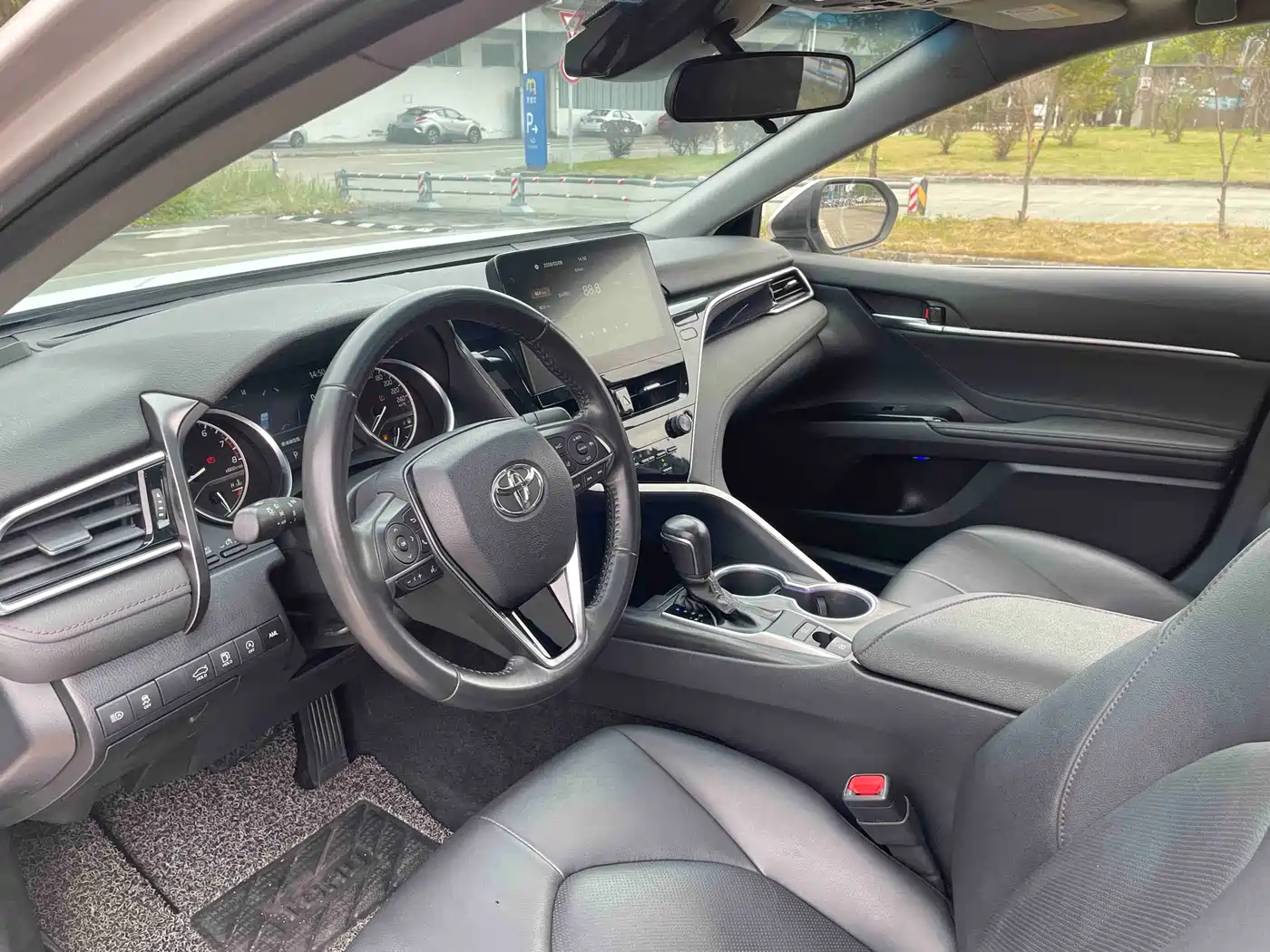 Toyota Camry 2023 2.0G Luxury Edition фото 4
