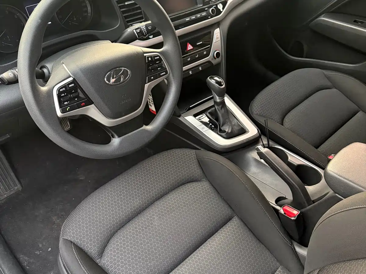 Hyundai Elantra 2016 Model 1.6L Automatic Smart Elite фото 19