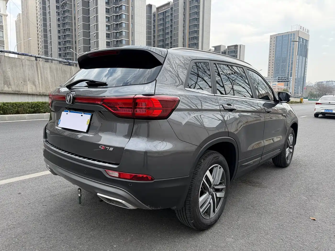 CHANGAN CS75