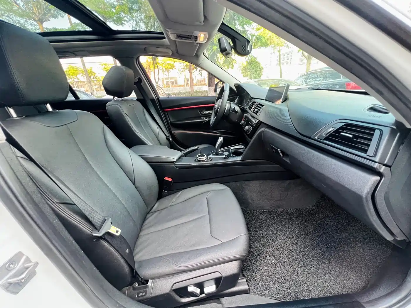BMW 3 Series (Import) 2016 320i Fashion Wagon фото 16