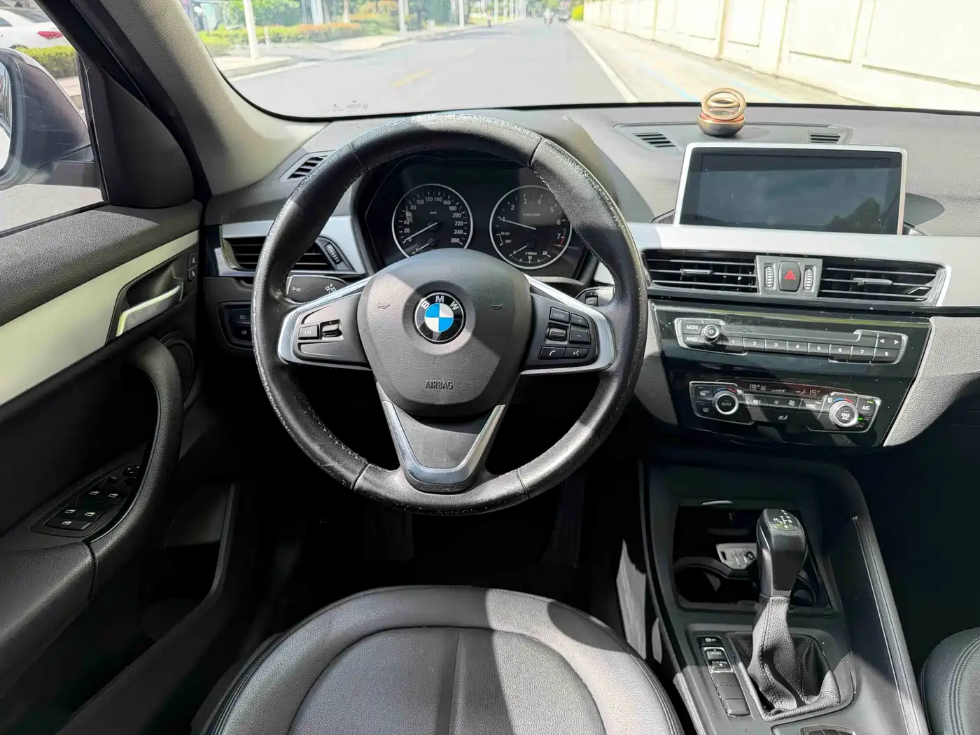 BMW X1 2016 sDrive18Li Fashion Model фото 9