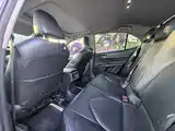 Фото 9 - Toyota Camry