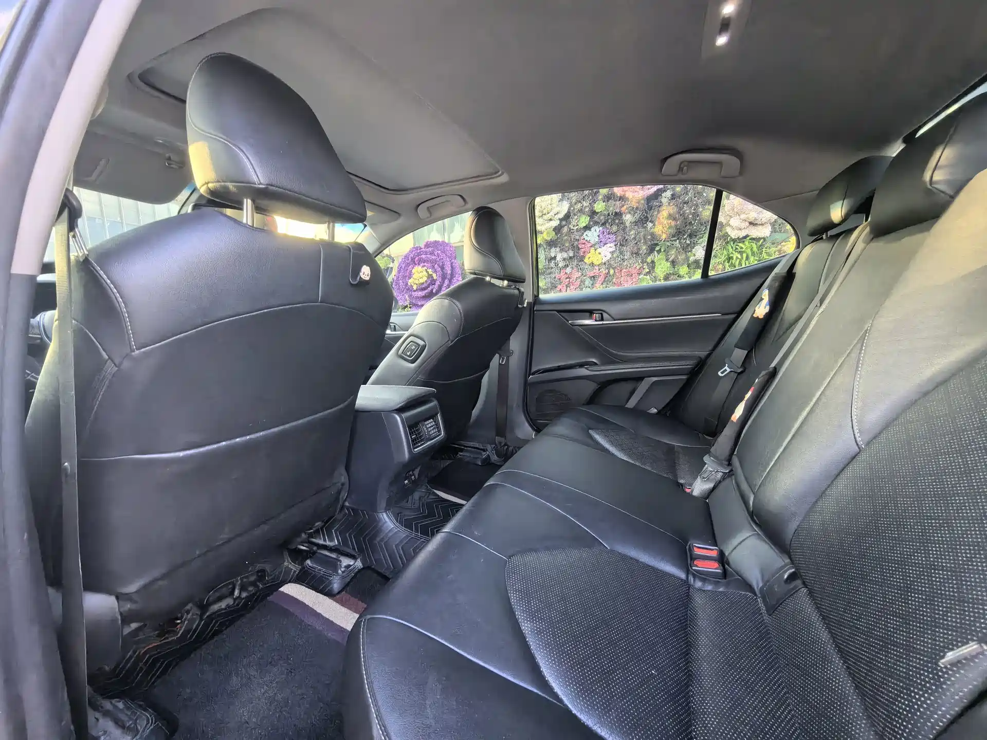 Фото 9 - Toyota Camry