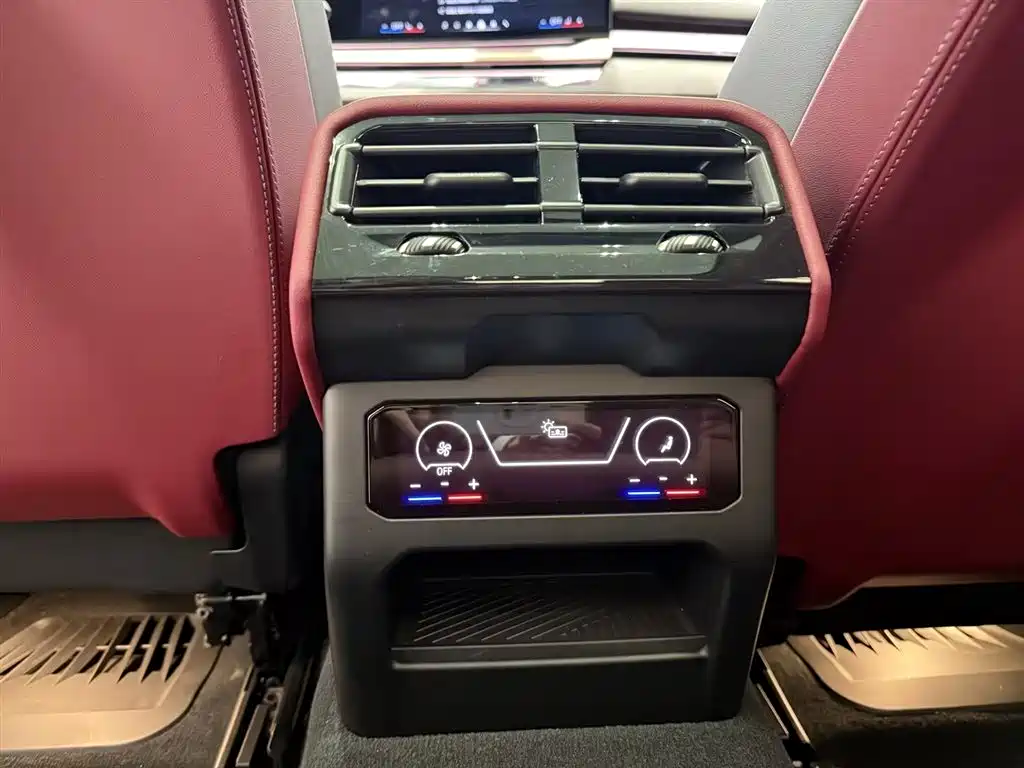 BMW 5 Series 2025 530Li Premium M Sport Package фото 16