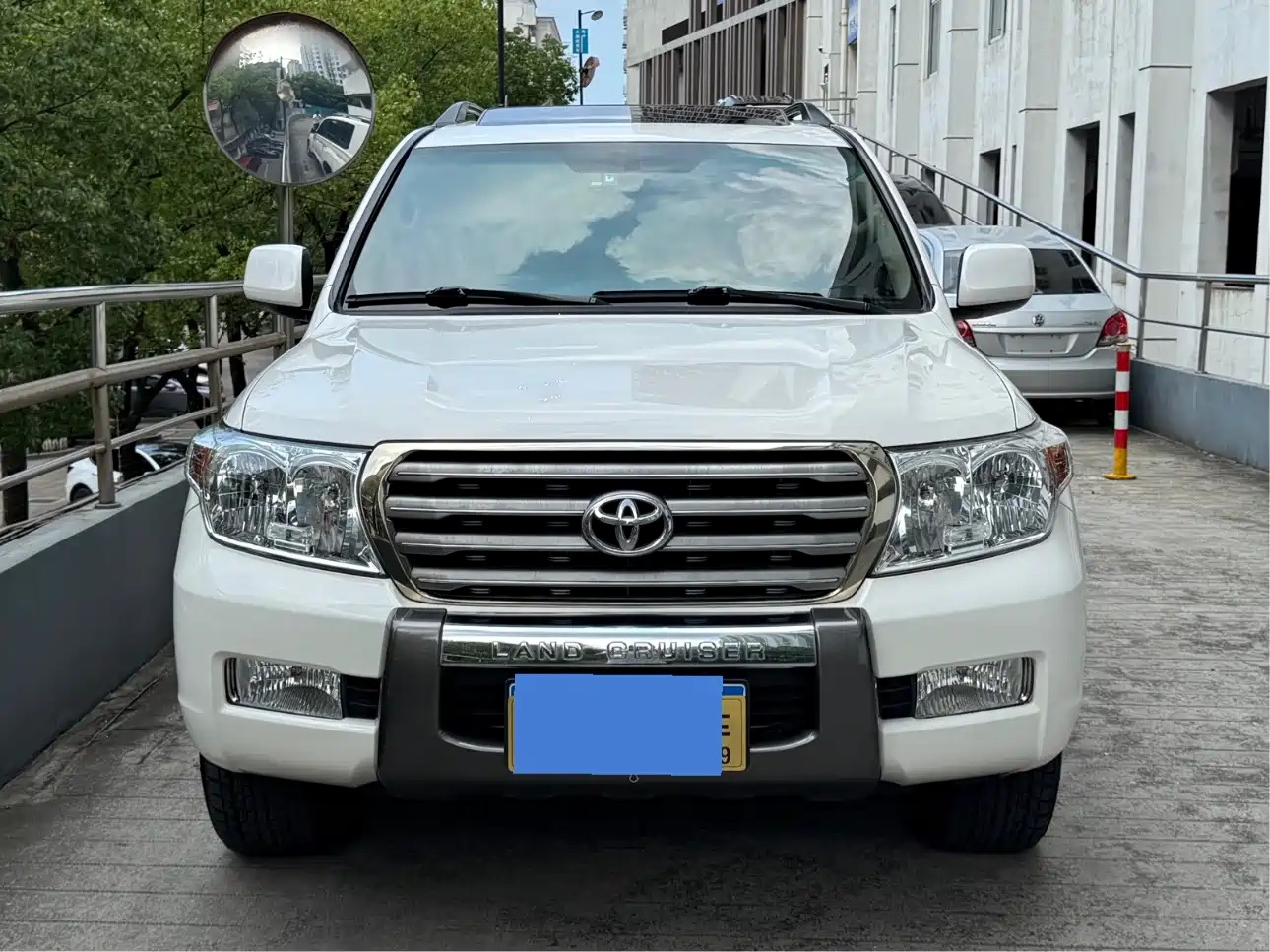 Toyota Land Cruiser 2010 2010 Model 4.0L Automatic VX